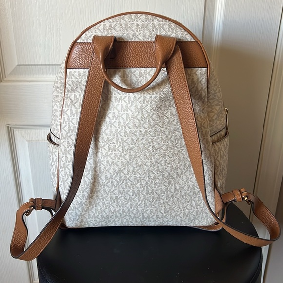 MK backpack - Picture 2 of 7